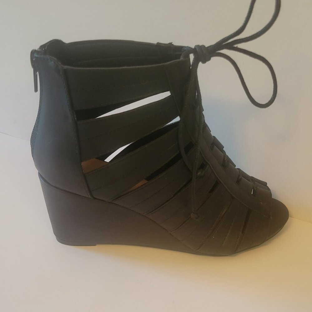 Women's Black Open Toed Wedge Sandals